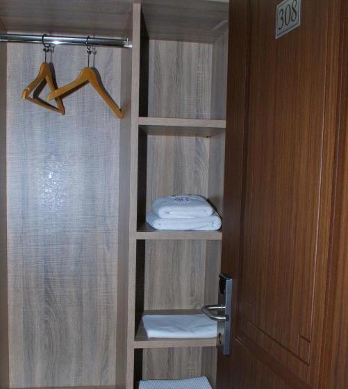 클래식 싱글 룸, Diethnes