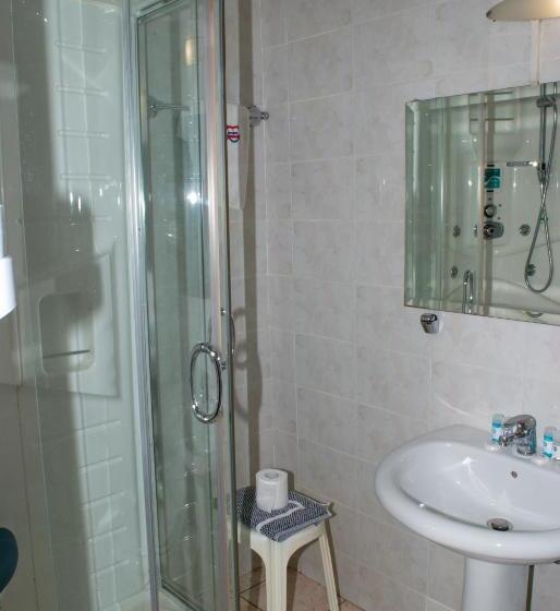 트리플 클래식 룸, Diethnes