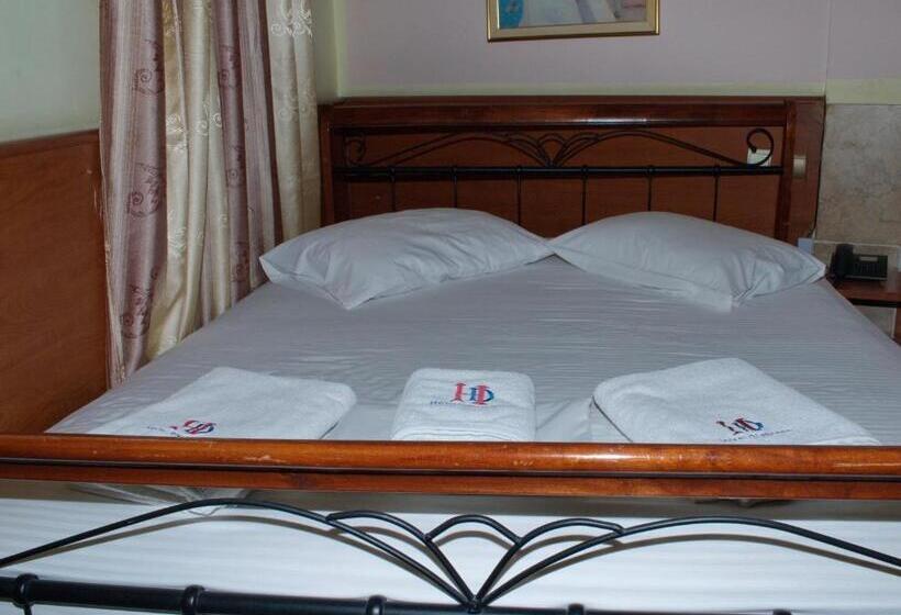 이코노미 룸, Diethnes