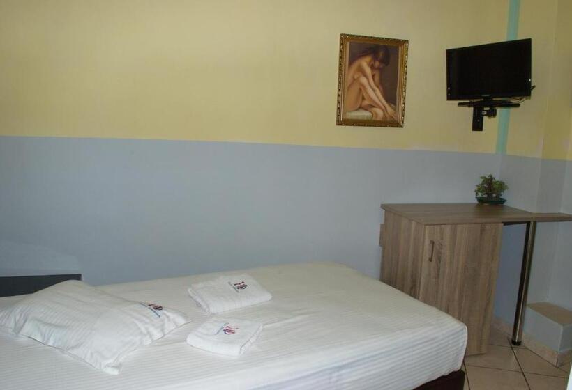 이코노미 싱글 룸, Diethnes