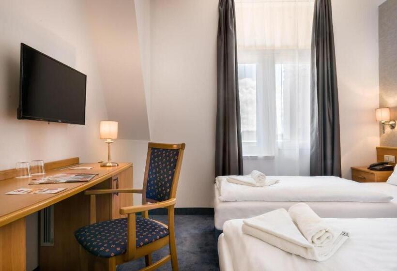 اتاق راحتی, Golden Park Budapest