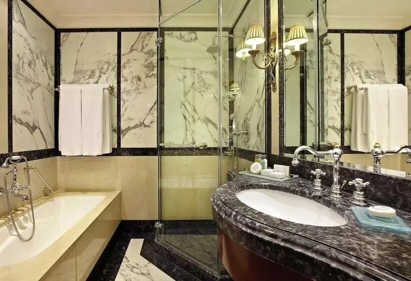 اتاق لوکس با چشمانداز شهر, Grande Bretagne, A Luxury Collection Hotel, Athens