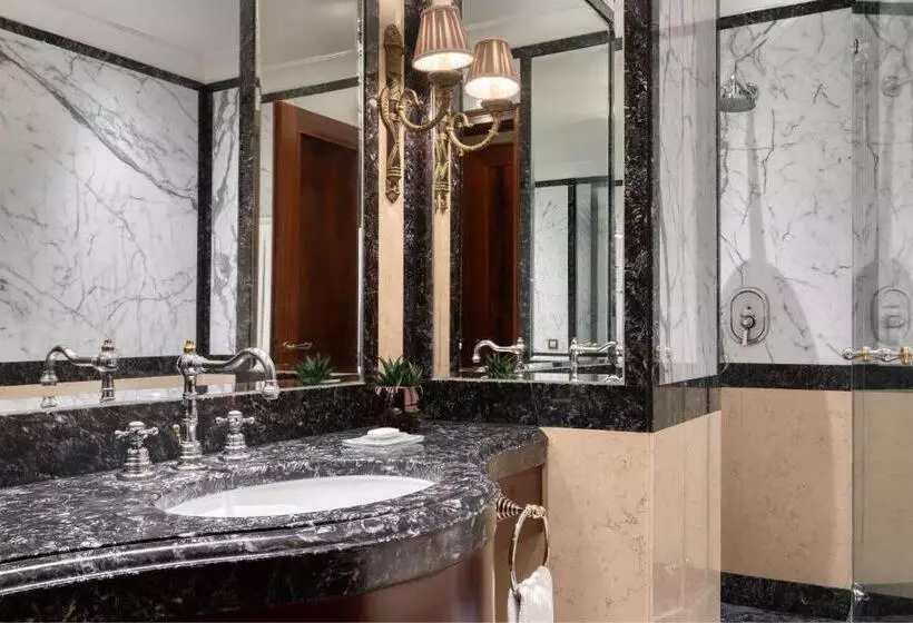 Classic Interior Room, Grande Bretagne, A Luxury Collection Hotel, Athens