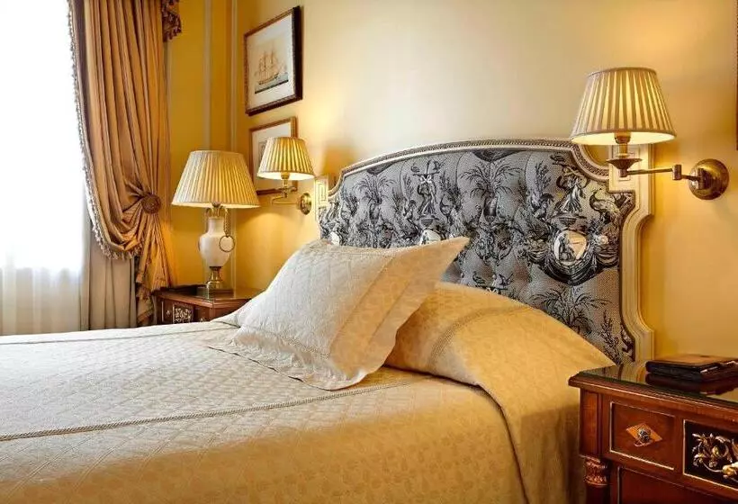 اتاق دلوکس با تخت کینگ و چشمانداز شهر, Grande Bretagne, A Luxury Collection Hotel, Athens