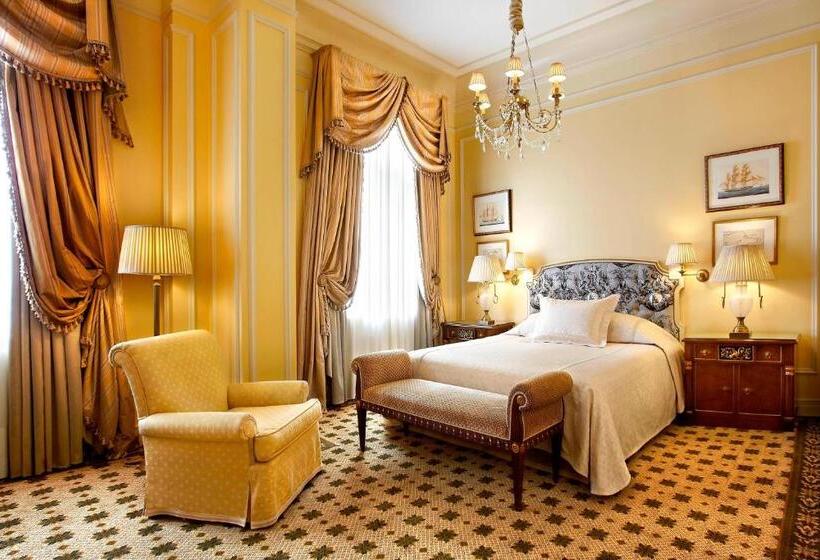 带城市景观和大床的豪华房间, Grande Bretagne, A Luxury Collection Hotel, Athens