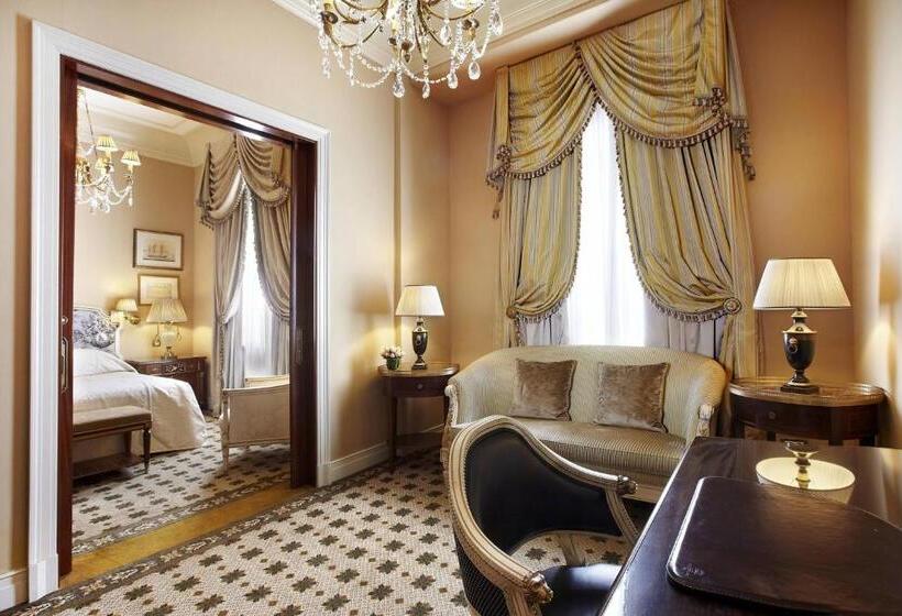 Deluxe Suite King Bed, Grande Bretagne, A Luxury Collection Hotel, Athens