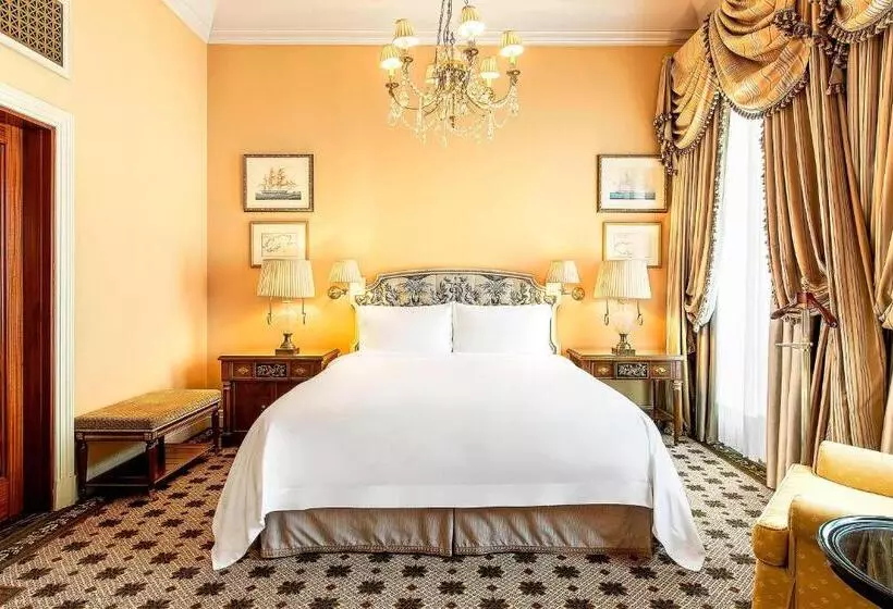 Deluxe Suite King Bed, Grande Bretagne, A Luxury Collection Hotel, Athens