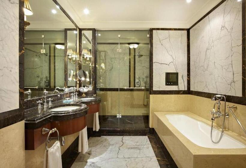 带双人大床的行政管理套房, Grande Bretagne, A Luxury Collection Hotel, Athens