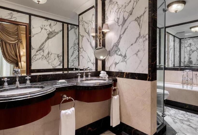 스위트 킹사이즈 침대, Grande Bretagne, A Luxury Collection Hotel, Athens