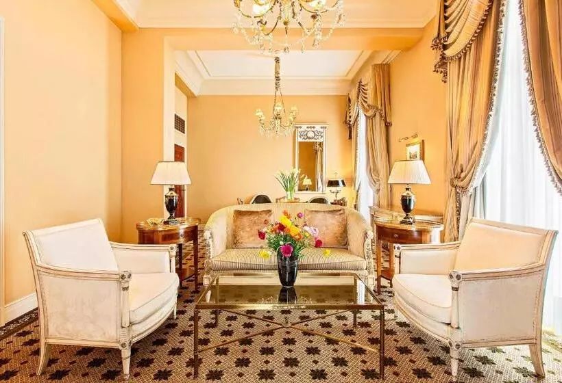 سوئیت دلوکس 2 خوابه, Grande Bretagne, A Luxury Collection Hotel, Athens