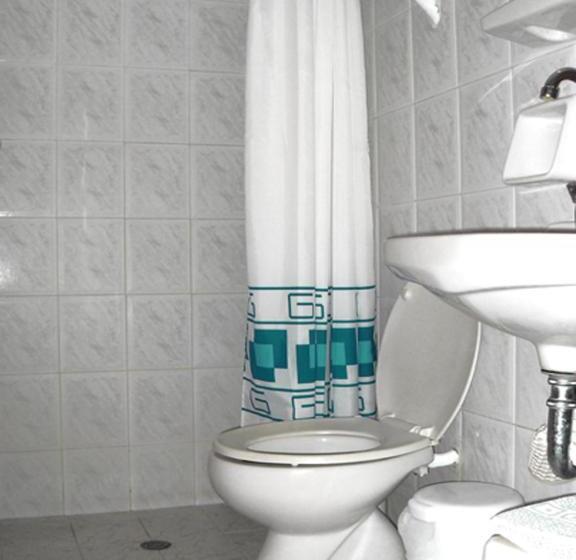 スタンダードトリプルルーム, Helliniko