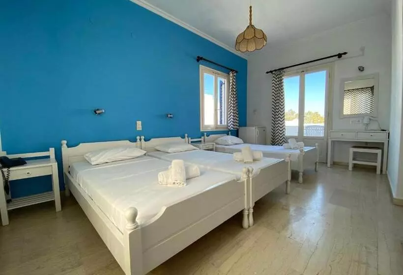 اتاق استاندارد سه نفره, Helliniko