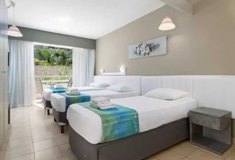 Habitació Triple Estàndard, Lito
