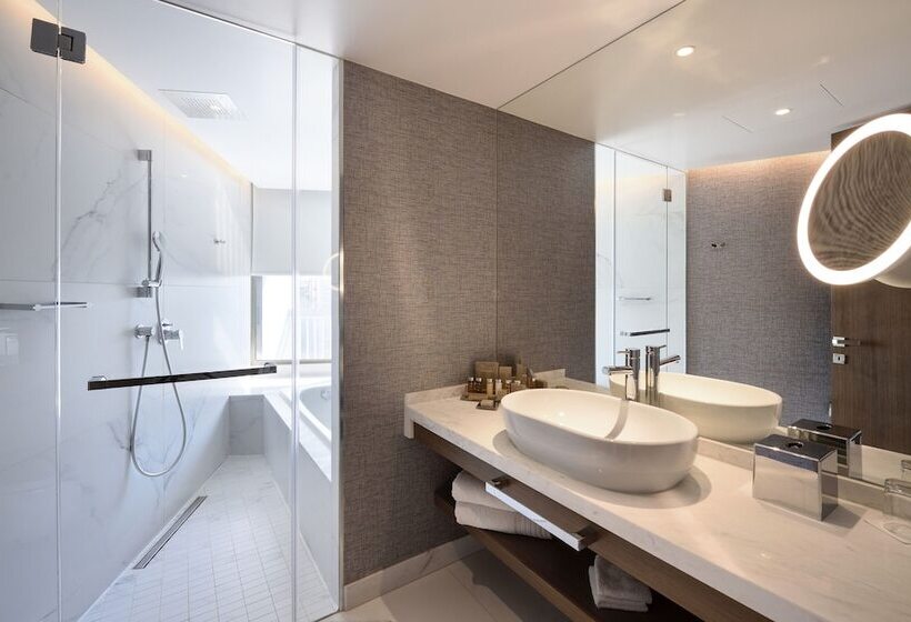 جناح جونيور مطل على المدينة, Makedonia Palace