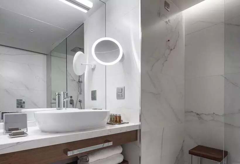 اتاق اجرایی, Makedonia Palace
