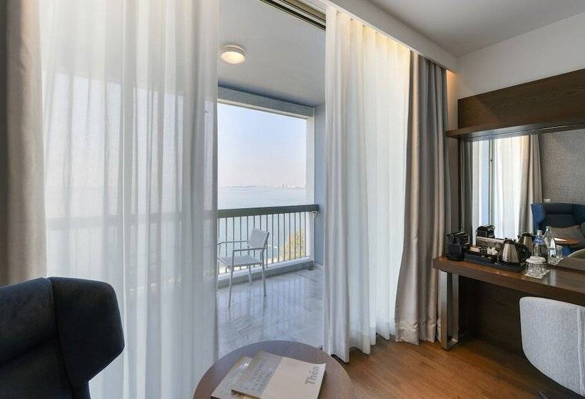 海の見えるエクゼクティブルーム, Makedonia Palace