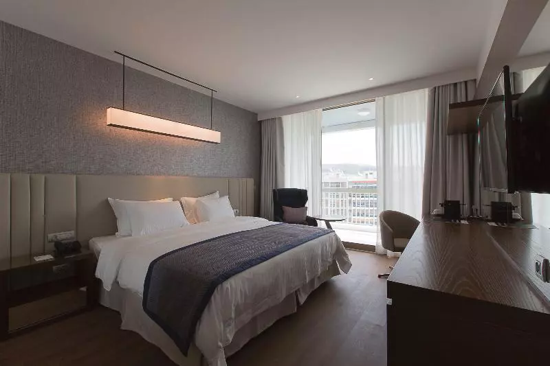 اتاق اجرایی, Makedonia Palace