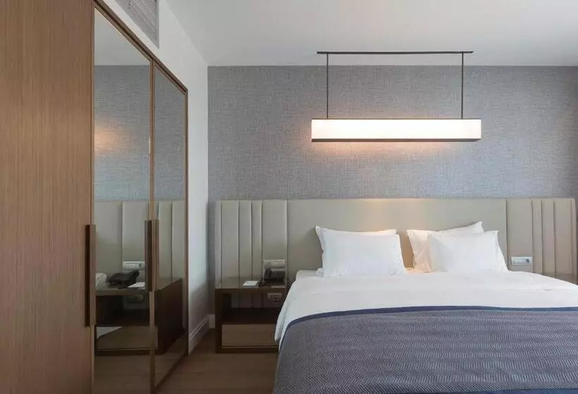 اتاق اجرایی, Makedonia Palace