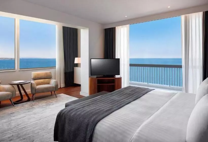 سوئیت پرزیدنت, Makedonia Palace