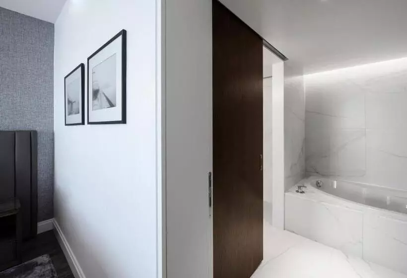 سوئیت پرزیدنت, Makedonia Palace