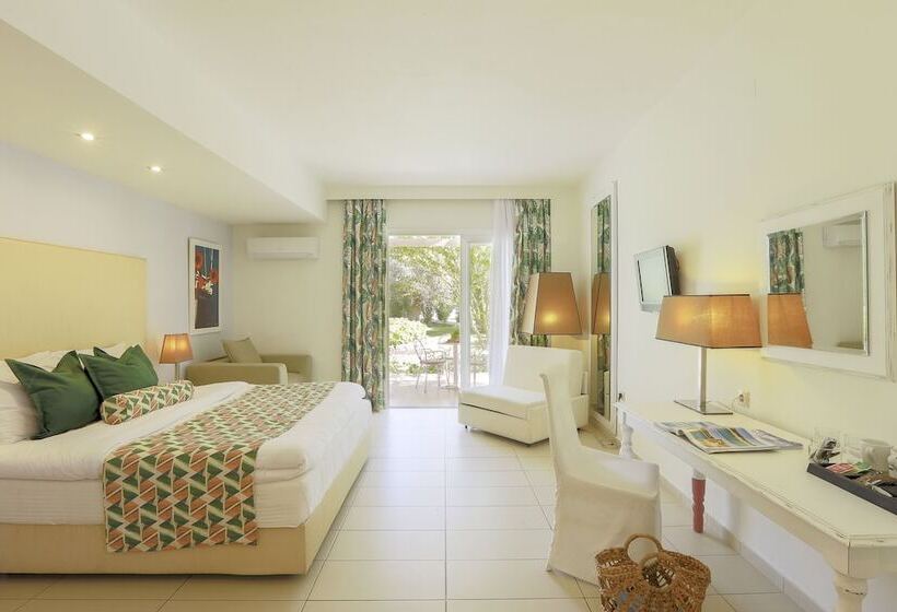 수피리어 트리플 룸, Mandraki Village Boutique