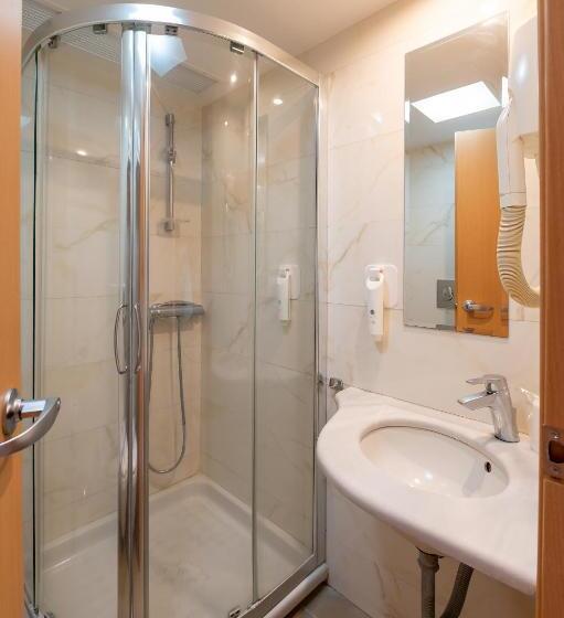 スタンダードルーム, Maritina