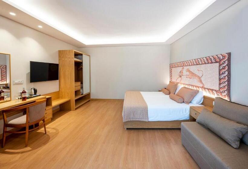 スタンダード４人部屋, Maritina