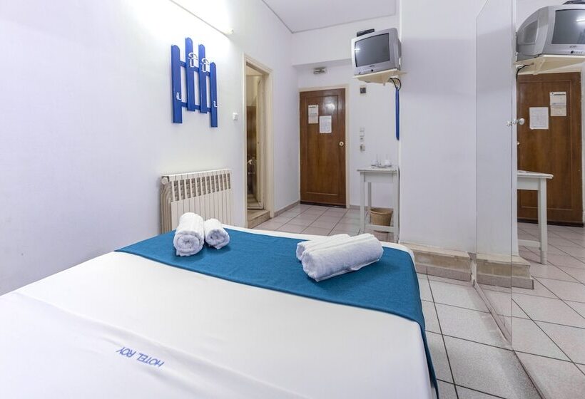 חדר סטנדרט יחיד, Roy