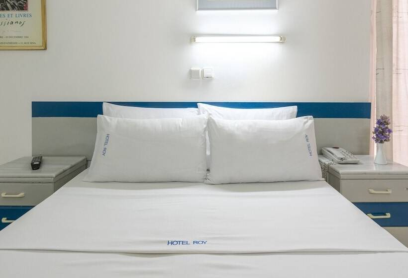 חדר סטנדרט לארבעה, Roy