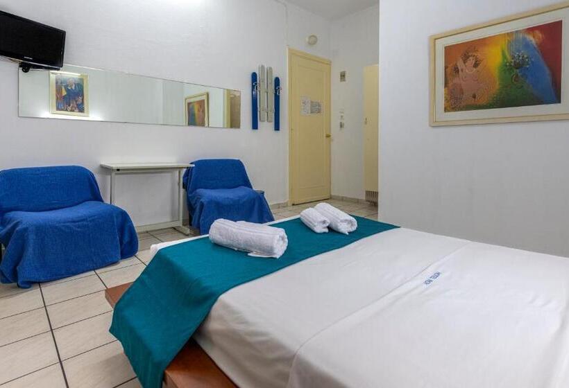 חדר סטנדרט, Roy