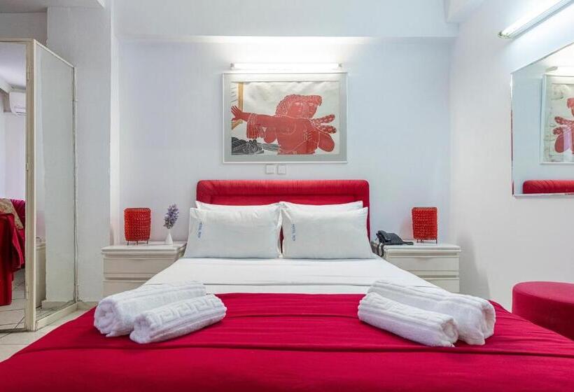 חדר דלוקס, Roy