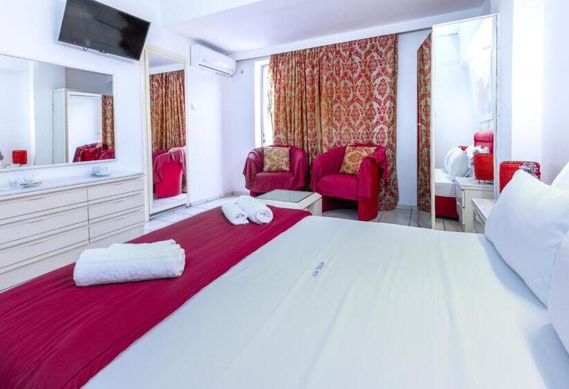 חדר דלוקס, Roy