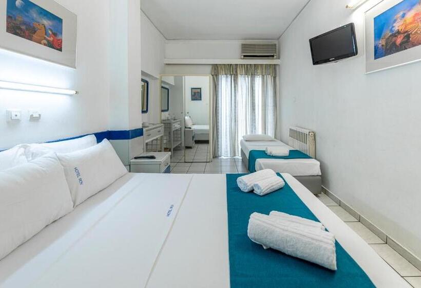 חדר סטנדרט לשלושה, Roy