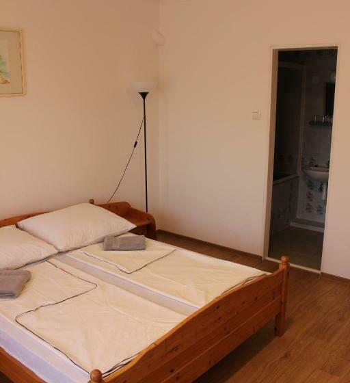 스탠다드 룸, Tara