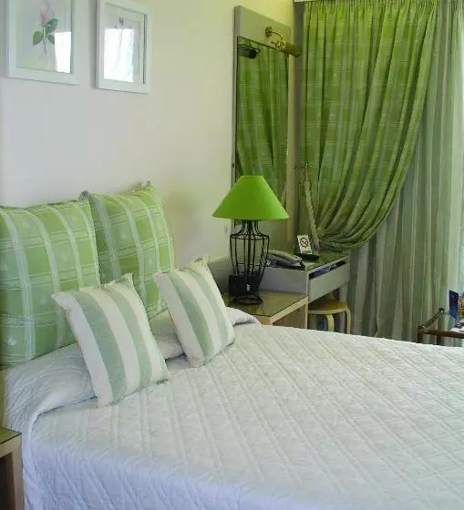 スーペリアシングルルーム, The Park Hotel Piraeus