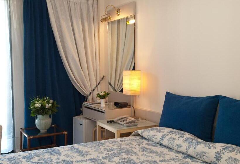 غرفة قياسية, The Park Hotel Piraeus