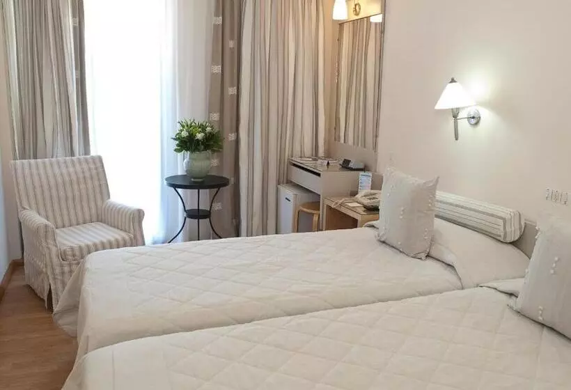 スタンダードトリプルルーム, The Park Hotel Piraeus