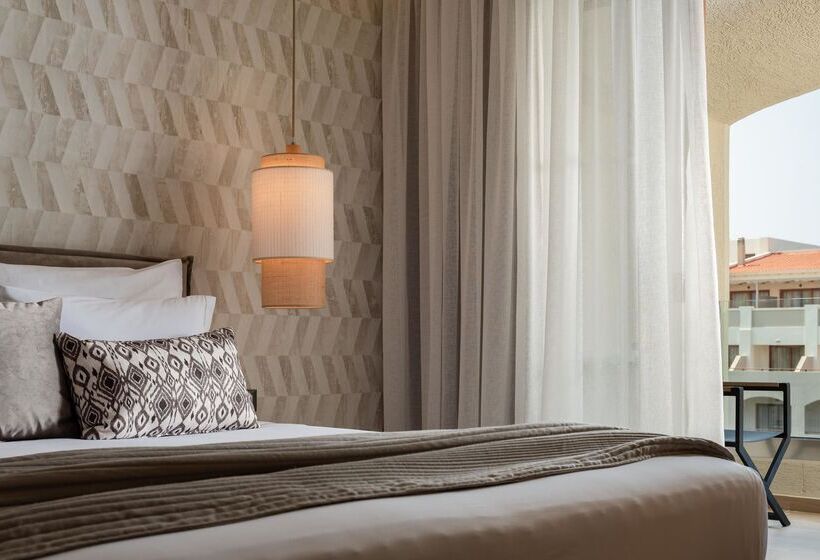 高级大房间, Theartemis Palace