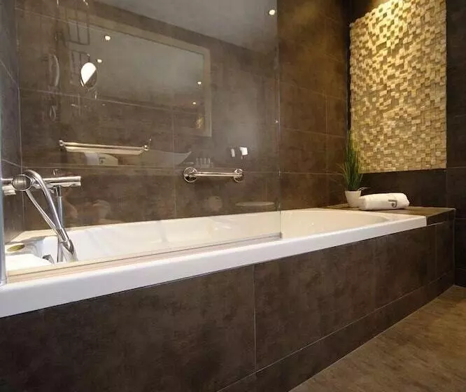 Chambre Standard, Theartemis Palace