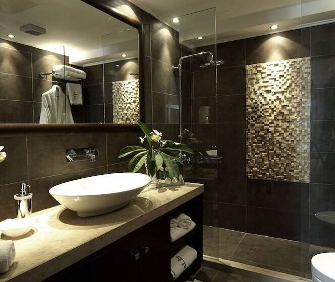 غرفة قياسية, Theartemis Palace