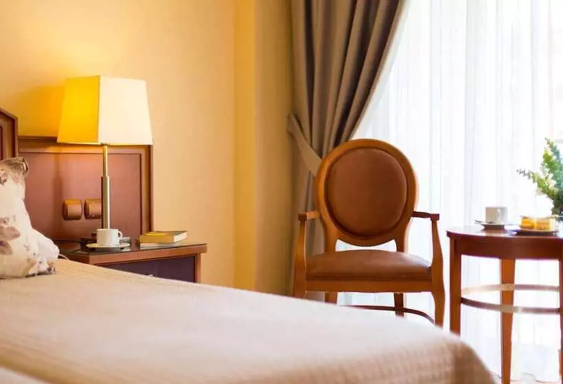 Chambre Standard, Theartemis Palace