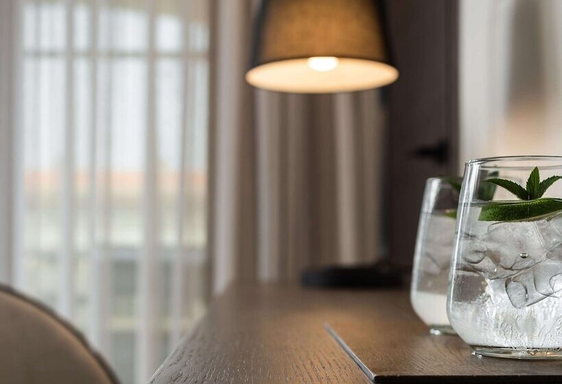 高级大房间, Theartemis Palace