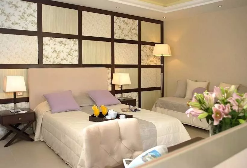 Chambre Standard Vue Piscine, Theartemis Palace