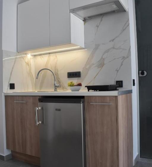 סוויטת ג'וניור עם בריכה, Voula