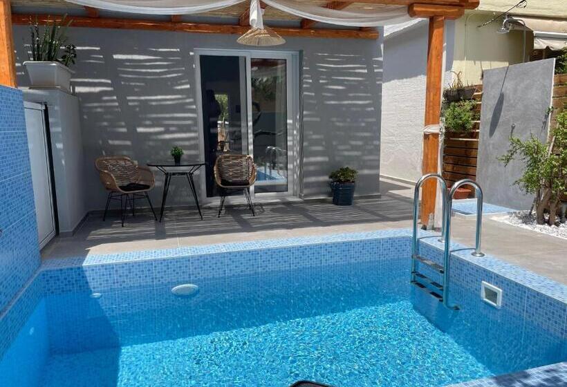 סוויטת ג'וניור עם בריכה, Voula