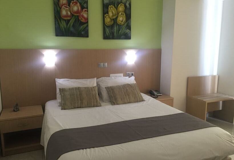 חדר סטנדרט יחיד, Voula