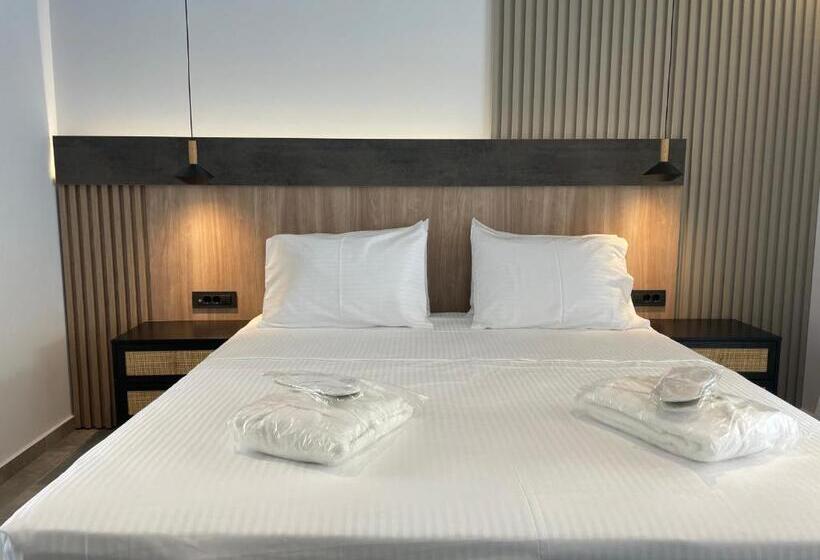 סוויטת ג'וניור עם בריכה, Voula