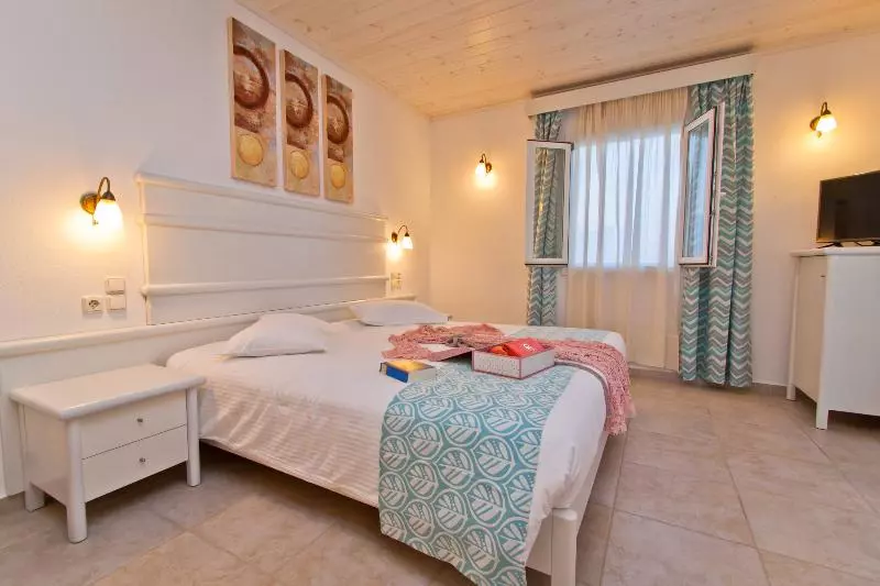 Standard Single Room, Yiannaki