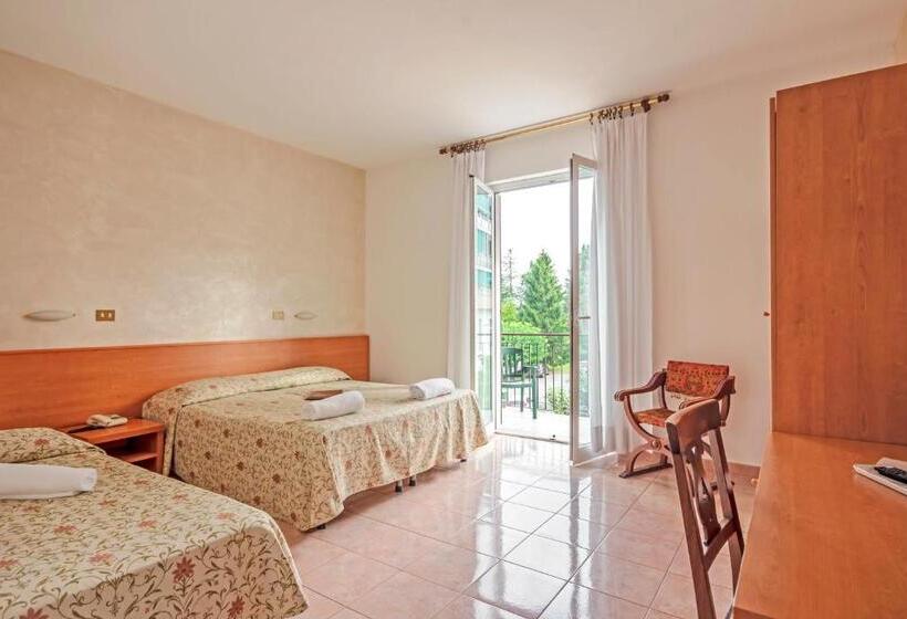 Номер Стандарт Трехместный, Rondò