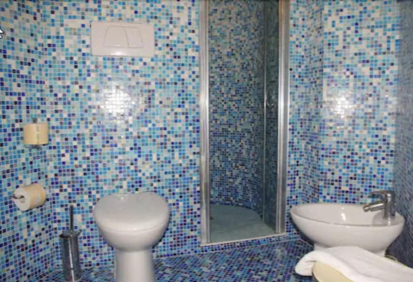 Полулюкс, Grand Hotel Esplanada